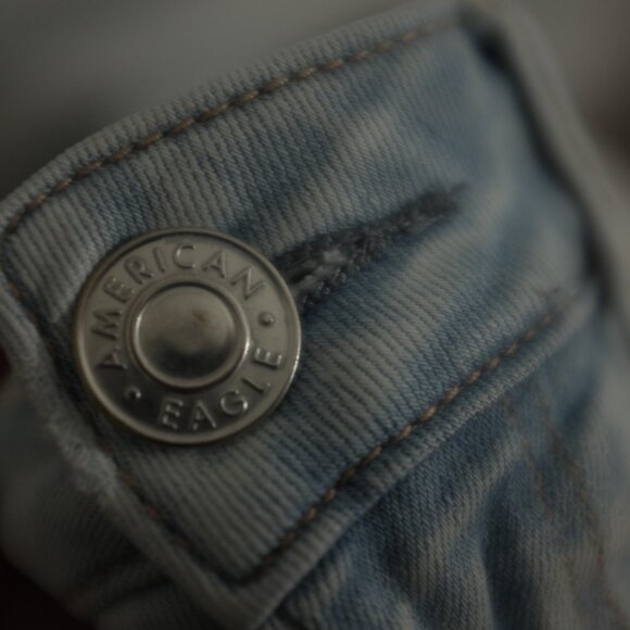 American Eagle light wash next level stretch shorts size 4 - Picture 7 of 7